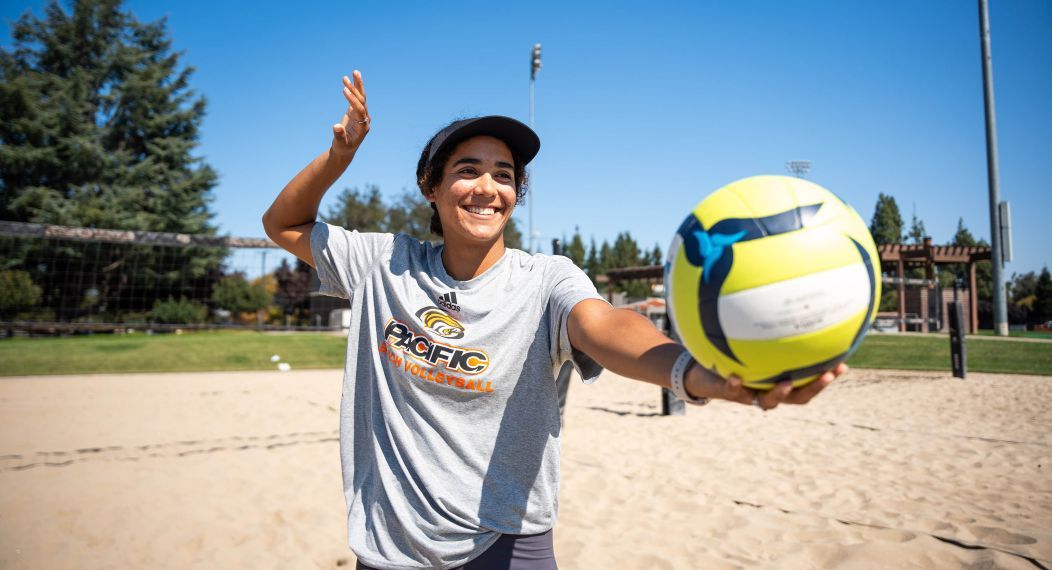 Jaida about to serve